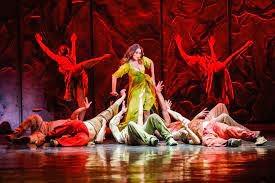 Maud wins the opportunity to refurbish the iconic notre dame. Notre Dame De Paris Musical Play Moscovery Com