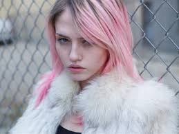 O cabelo rosa pastel virou tendência pelo mundo todo e muitas mulheres adotaram o visual do cabelo colorido. Cabelo Rosa Pastel Toda Forma De Expressao