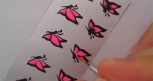 Coloque a caixinha, envolvida com o papel alumínio. Unhas Decoradas Com Caixa De Leite Saiba Como Fazer Passo A Passo Tudo Ela