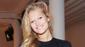How to date toni garrn. In Diesem Alter Sind Frauen Am Attraktivsten