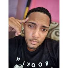 Why tf does Jade look like Quan Chi 😔