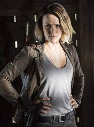 True Detective Is Back The Detectives Look Moodier Than Ever True Detective Rachel Mcadams Female Detective