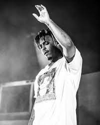 260 Likes 9 Comments Joseph Baura Photography J Baura On Instagram Rip Juicewrld White Rapper Black And White Aesthetic Black And White Picture Wall