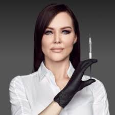 Julie Horne's Instagram, Twitter & Facebook