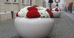 Pin Su Protective Street Furniture