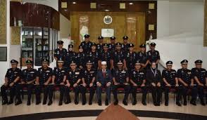 Jawatan polis bantuan bank ini terbuka untuk semua warganegara malaysia yang berumur 18 tahun keatas dan tidak lebih 25 tahun. 20 Polis Bantuan Mbsp Terima Pingat Kebaktian Daripada Ketua Polis Negeri Buletin Mutiara
