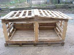 Con un po' di fai da te è semplice ed alla portata di tutti. Riciclare Pallet Come Costruire Un Pollaio Pollaio Gabbie Per Polli Pollai