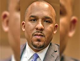 Colom ramps up spending as DA election approaches