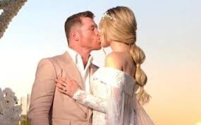 Son of the actress carola fernán gómez. El Canelo Alvarez Fernanda Gomez Y Su Lujoso Vestido En Boda Fotos