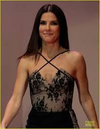 Sandra Bullock Talks Naked Scene With Chelsea Handler Photosexiezpix Web  Porn