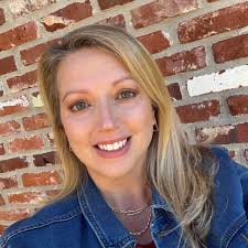 Closest commercial airport to Mammoth?