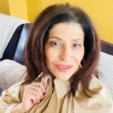 Looking for a jazz club I can grab a good dinner at too. Willing to travel  🎶🍴