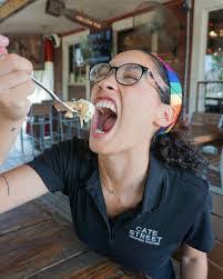 Debbie Mcphail's Instagram, Twitter & Facebook