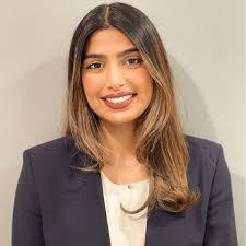 Hina Rizvi's Instagram, Twitter & Facebook