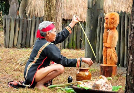 Lễ bỏ mả - nét đặc sắc trong văn hóa tâm linh của đồng bào Tây Nguyên | Thời báo Tài chính Việt Nam - các lễ hội ở Đak Lak