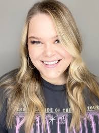 Jessica Eads's Instagram, Twitter & Facebook