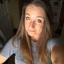 Cari Chandler's Instagram, Twitter & Facebook