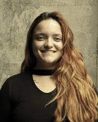 Fabi Brauns em Valentin VS Tardieu, uma mistura de “Uma peça por outra” e  “Cabaré Valentin”. 🎭 Do dia 11 a 13, às 10h e 13h. Rua Santo Amaro, 44.  Cal Glória, sala multiuso.