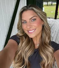 Carlie Stern's Instagram, Twitter & Facebook