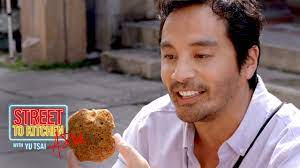 Leugrottunk a balatonra, hogy megcsináljuk az egyik legkirályabb klasszikust, a csirkepörkölt et! Street To Kitchen Asia With Yu Tsai Episode 1 Tainan Apple Doesn T Fall Too Far From The Tree Youtube