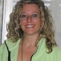 20+ ملفًا شخصيًا يحتوي على “Effie”