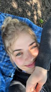 Hello everyone! I'm looking for work in Byron Bay/nearby areas. I have a  bachelors degree in marketing, experience with various animals, dog  sitting, customer service, banking and being a waitress! I am