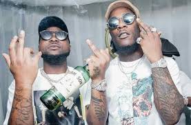 Both ghanaians and nigerians on social media have hailed the nigerian musician, wizkid for maintaining calm amidst the fight between davido and burna boy. Sjeigmi84cdrrm