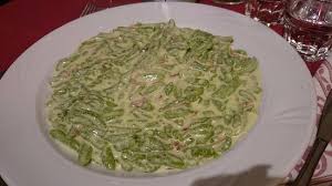 Scopri i supermercati presso cui puoi acquistare bocon spätzle gnocchetti alla tirolese vaschetta 350 g con everli, fai la tua spesa online e ricevila a casa in giornata. Spatzle Gnocchetti Tirolesi Con Panna E Speck Picture Of Bar Trattoria Mainardo Merano Tripadvisor