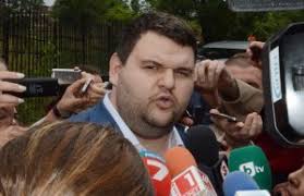 Ето ви го и константин петров (а не павлов, казва самият той, защото поет на име константин павлов вече има). Konstantin Pavlov Komitata Terminal 3 Stranica 13