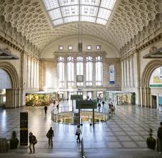 Vom hotel nahe des leipziger hauptbahnhofs ausflüge unternehmen. Bahnhofe Eine Liebeserklarung An Den Palast Mit Gleisanschluss Welt