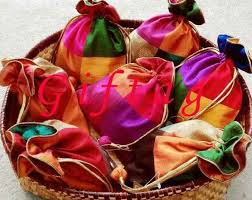 Mehndi Indian Wedding Party Bags Favours Wedding Party Bags Indian Wedding Favors Indian Wedding Gifts