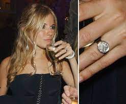 Sienna Miller Wears A Clean And Modern Bezel Set Solitaire Celebrity Engagement Rings Wedding Rings Engagement Vintage Engagement Rings