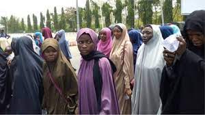 Takaitacce yadda shari'ar zakzaky da gangamin '#revolutionnow' ke gudana ko gangamin na gudana a yankunanku? Ina Tsoron Mutuwar Zakzaky A Hannun Gwamnati Campbell Bbc News Hausa