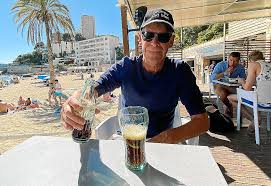 Want to find out how you can make the most of your time on mallorca? So Glucklich Lebt Dieser Deutsche Rentner Auf Mallorca