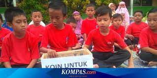 Buku cerita bergambar memberikan pengaruh terhadap pengetahuan manajemen bencana pada anak sebesar 55,94%. Cerita Siswa Sd Sisihkan Uang Jajan Untuk Korban Gempa Aceh