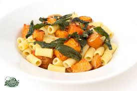 Les Pates A La Courge Butternut Caramelisee Et Beurre Aille A La Sauge Croustillante La Cuisine De Bernard Courge Butternut Butternut
