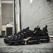 Air Vapormax Plus Black And Gold Nike Air Vapormax Plus Black Gold Men S Running Shoes Nike Air Vapormax Running Shoes For Men Nike Air