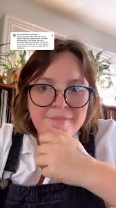 I’m back with my messy hair