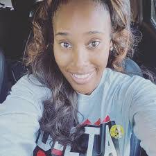 Carmen Pope's Instagram, Twitter & Facebook