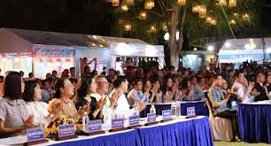 Vũng tàu, thành phố du lịch biển và là trung tâm của hoạt động khai thác dầu mỏ phía nam, đã từng là trung tâm hành chính của tỉnh. Jsnac2hogzqmtm