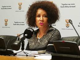 Sisulu raakte in november 2012 verwikkeld in een controverse toen het parlement haar beschuldigde van overmatig gebruik van executive. Sisulu Mulls Legal Action Following Clash With Housing Activist Video The Citizen