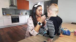 Sarah lombardi during the aldi sued x michelle hunziker beachwear. Sarah Lombardi Heult Bei Echt Familie Im Tv Und Geht Zum Psychologen Ulrich Schmitz Mopo De