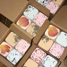 Aromatherapie Bath Bomb Bath And Beauty Bath Bomb Spa Gift Etsy In 2020 Bath Bomb Gift Sets Aromatherapy Gifts Bath Bomb Packaging