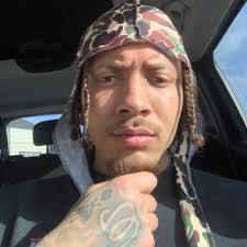 Flora Gibson (@gibbyflo)