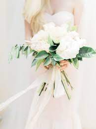 This link is to an external site that may or may. Minimalist Wedding Details To Inspire You Mywedding Spring Wedding Bouquets Wedding Bouquets Modern Wedding Flowers