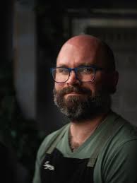 Celebrity spotted among group members