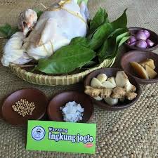 Mulai dari gulai ayam, tumis ayam, opor ayam, ayam kecap manis, dan masih banyak lagi. Tongseng Ayam Jawa Yang Pedesnya Nampol Picture Of Waroeng Ingkung Joglo Bu Sareh Bantul Tripadvisor