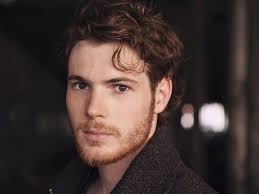 ENTREVISTA: Philip Froissant fala sobre a montanha-Russa emocional da 2ª  Temporada de 'A Imperatriz' e conexões com o Brasil