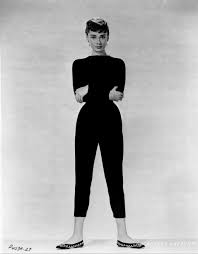 Best 36 Audrey Hepburn Iphone Backgrounds On Hipwallpaper Iphone Wallpaper Beautiful Iphone Wallpapers And Awesome Iphone Wallpapers Follow the vibe and change your wallpaper every day! audrey hepburn iphone backgrounds on
