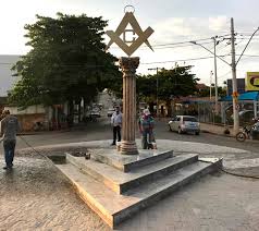 Un obelisco es un pilar de gran altura que dispone de cuatro caras idénticas. Ibom Obelisco Maconico Desinformacao E Odio Nas Redes Sociais